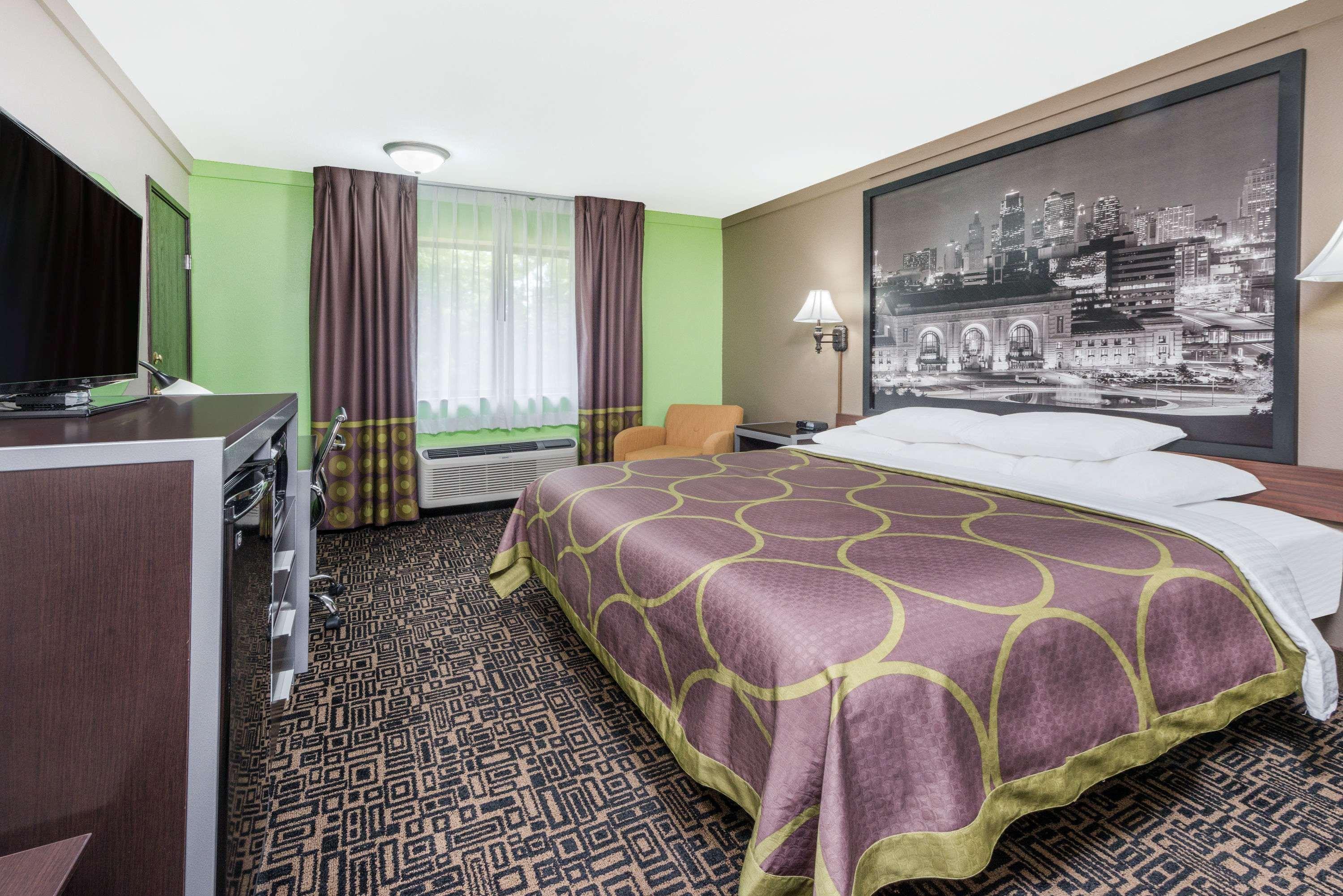 Super 8 By Wyndham Warrensburg Motel Екстериор снимка