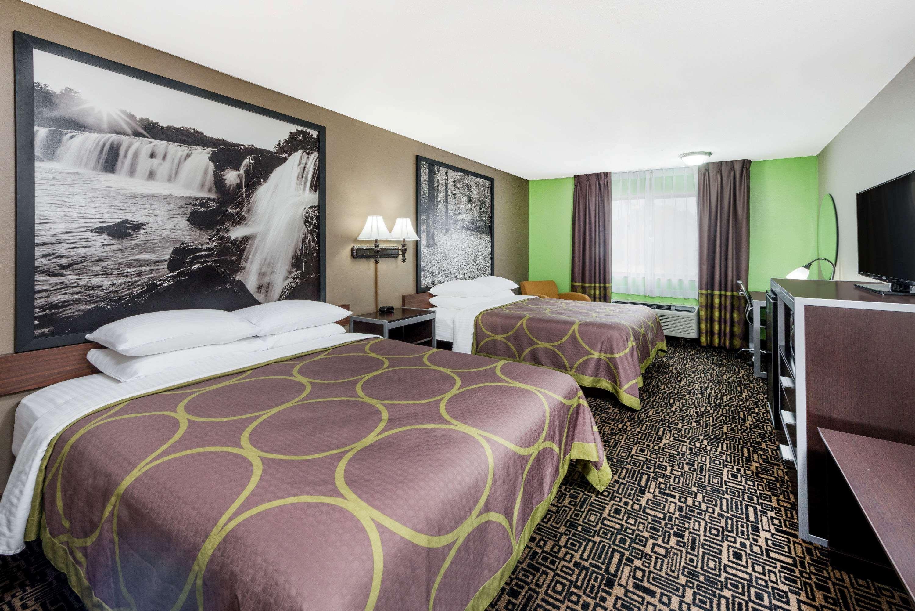 Super 8 By Wyndham Warrensburg Motel Екстериор снимка